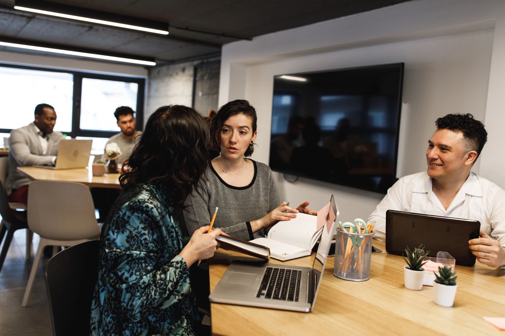 Shared office workspace supporting collaboration and innovation